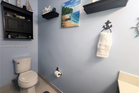 Снять в аренду таунхаус в Майами, Флорида 4 спальни, 163.79м2, № 2050836 - фото 13