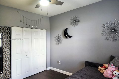 Снять в аренду таунхаус в Майами, Флорида 4 спальни, 163.79м2, № 2050836 - фото 23