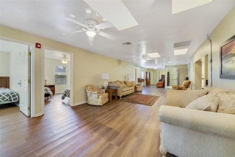 Propiedad comercial en alquiler en Rockledge, Florida, 459.87 m2 № 1808474 - foto 10