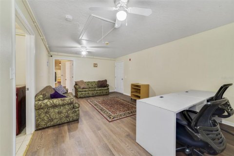 Propiedad comercial en alquiler en Rockledge, Florida, 459.87 m2 № 1808474 - foto 13