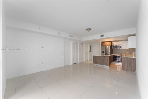Condo in Doral, Florida, 1 bedroom  № 1939792 - photo 9