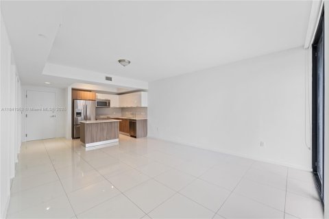 Condo in Doral, Florida, 1 bedroom  № 1939792 - photo 7
