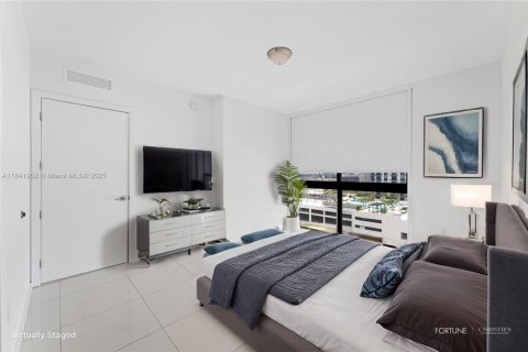 Condo in Doral, Florida, 1 bedroom  № 1939792 - photo 13