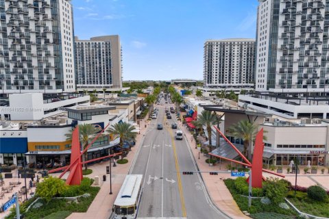 Condo in Doral, Florida, 1 bedroom  № 1939792 - photo 30
