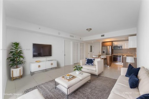 Condo in Doral, Florida, 1 bedroom  № 1939792 - photo 10