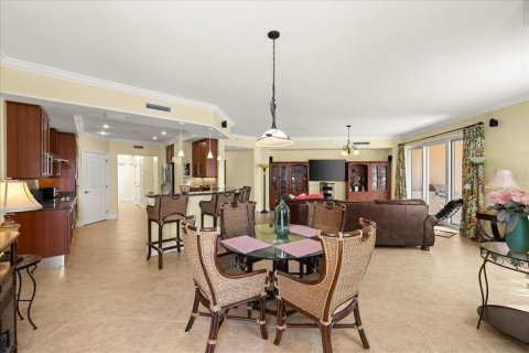 Condo in Daytona Beach, Florida, 3 bedrooms  № 1690862 - photo 5