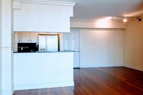 Купить кондоминиум в Норт-Бей-Виллидж, Флорида 2 спальни, 91.42м2, № 1960576 - фото 15