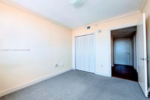 Купить кондоминиум в Норт-Бей-Виллидж, Флорида 2 спальни, 91.42м2, № 1960576 - фото 19