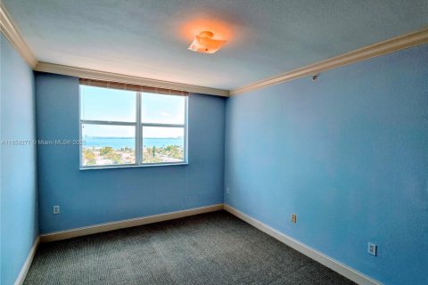 Купить кондоминиум в Норт-Бей-Виллидж, Флорида 2 спальни, 91.42м2, № 1960576 - фото 18