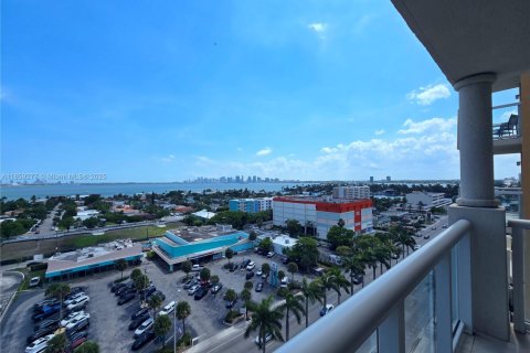 Купить кондоминиум в Норт-Бей-Виллидж, Флорида 2 спальни, 91.42м2, № 1960576 - фото 3