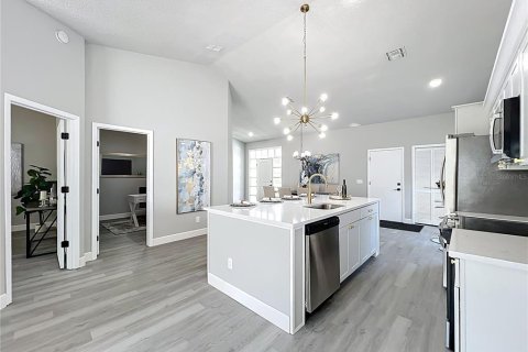 House in Lake Mary, Florida 3 bedrooms, 143.26 sq.m. № 1856757 - photo 27