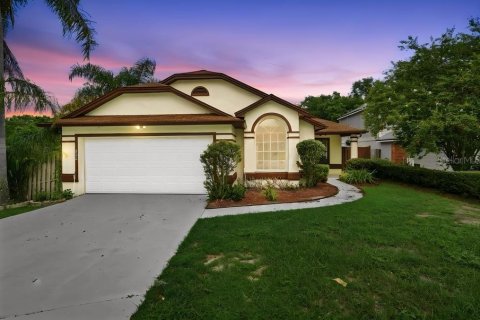 House in Apopka, Florida 4 bedrooms, 148.74 sq.m. № 2351454