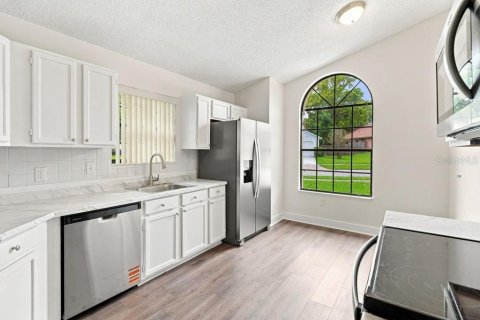 Villa ou maison à vendre à Apopka, Floride: 4 chambres, 148.74 m2 № 2351454 - photo 13