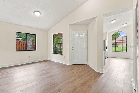 Villa ou maison à vendre à Apopka, Floride: 4 chambres, 148.74 m2 № 2351454 - photo 8