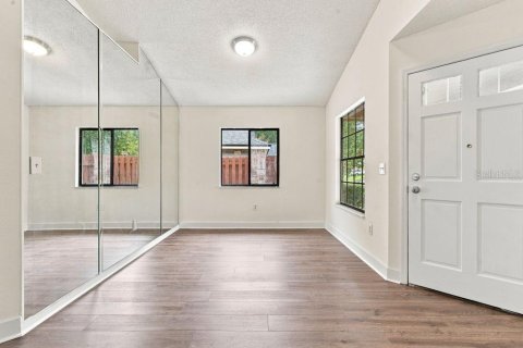 Villa ou maison à vendre à Apopka, Floride: 4 chambres, 148.74 m2 № 2351454 - photo 9