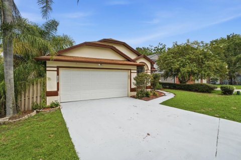 Villa ou maison à vendre à Apopka, Floride: 4 chambres, 148.74 m2 № 2351454 - photo 7