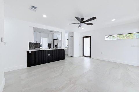 Villa ou maison à louer à Dunedin, Floride: 3 chambres, 151.99 m2 № 2385677 - photo 15