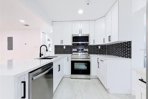 Villa ou maison à louer à Dunedin, Floride: 3 chambres, 151.99 m2 № 2385677 - photo 20