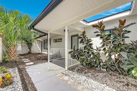 Villa ou maison à louer à Dunedin, Floride: 3 chambres, 151.99 m2 № 2385677 - photo 11