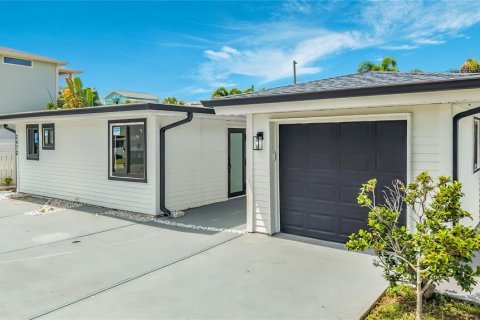 Villa ou maison à louer à Dunedin, Floride: 3 chambres, 151.99 m2 № 2385677 - photo 3