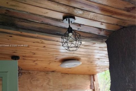 Commercial property in Hollywood, Florida № 1944410 - photo 14