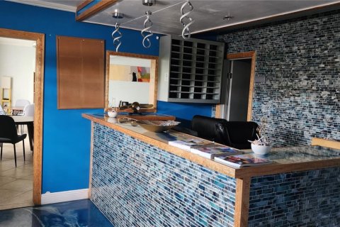 Commercial property in Hollywood, Florida № 1944410 - photo 16