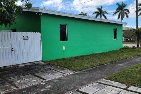 Commercial property in Hollywood, Florida № 1944410 - photo 7