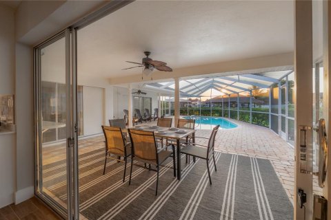 House in Apollo Beach, Florida 3 bedrooms, 166.76 sq.m. № 2114059 - photo 10
