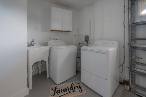 House in Apollo Beach, Florida 3 bedrooms, 166.76 sq.m. № 2114059 - photo 30