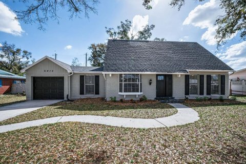 House in Tampa, Florida 4 bedrooms, 153.94 sq.m. № 2093414 - photo 7