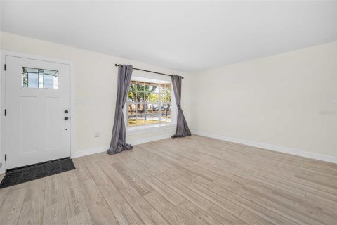 House in Tampa, Florida 4 bedrooms, 153.94 sq.m. № 2093414 - photo 24