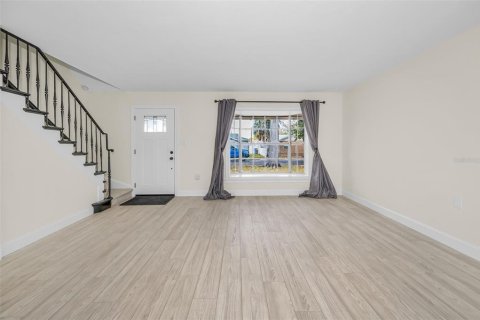 House in Tampa, Florida 4 bedrooms, 153.94 sq.m. № 2093414 - photo 21