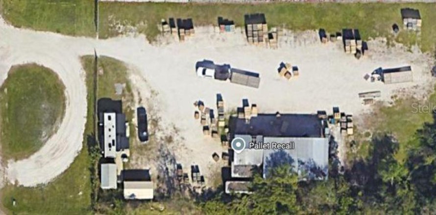 Commercial property in Sarasota, Florida № 1566744