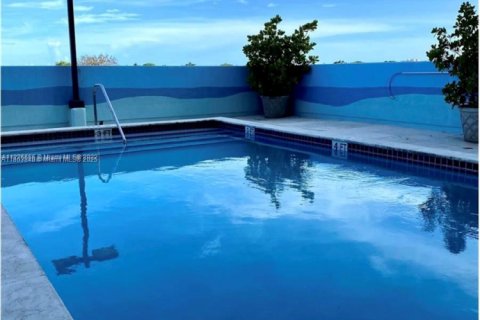 Condominio en alquiler en Miami, Florida, 2 dormitorios, 86.4 m2 № 1689172 - foto 13