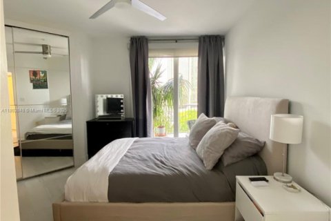 Condominio en alquiler en Miami, Florida, 2 dormitorios, 86.4 m2 № 1689172 - foto 11