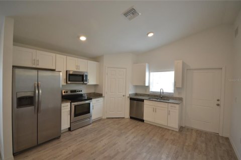 Villa ou maison à vendre à Fort Myers, Floride: 3 chambres, 110.27 m2 № 2157677 - photo 15