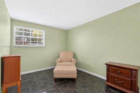 Casa en venta en Miami, Florida, 3 dormitorios, 189.15 m2 № 2382223 - foto 25