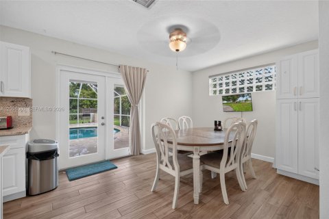Casa en venta en Miami, Florida, 3 dormitorios, 189.15 m2 № 2382223 - foto 10