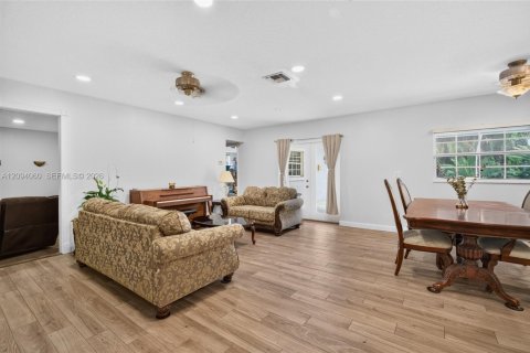 Casa en venta en Miami, Florida, 3 dormitorios, 189.15 m2 № 2382223 - foto 12