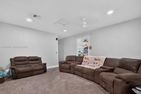 Casa en venta en Miami, Florida, 3 dormitorios, 189.15 m2 № 2382223 - foto 22
