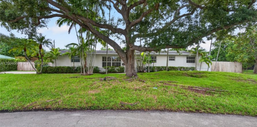 Casa en Miami, Florida 3 dormitorios, 189.15 m2 № 2382223