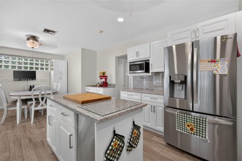 Casa en venta en Miami, Florida, 3 dormitorios, 189.15 m2 № 2382223 - foto 6