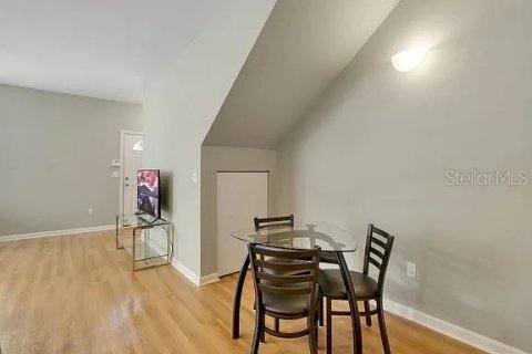 Townhouse in Tallahassee, Florida 3 bedrooms, 109.25 sq.m. № 2212545 - photo 7