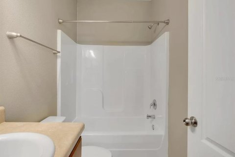 Townhouse in Tallahassee, Florida 3 bedrooms, 109.25 sq.m. № 2212545 - photo 12