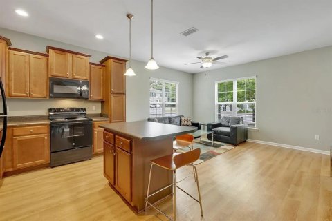 Townhouse in Tallahassee, Florida 3 bedrooms, 109.25 sq.m. № 2212545 - photo 3