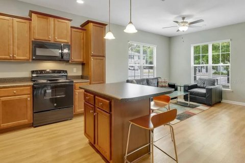 Townhouse in Tallahassee, Florida 3 bedrooms, 109.25 sq.m. № 2212545 - photo 5