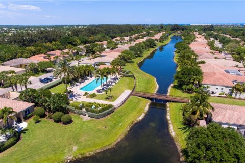 House in Vero Beach, Florida 2 bedrooms, 160.07 sq.m. № 1722776 - photo 29