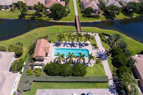 House in Vero Beach, Florida 2 bedrooms, 160.07 sq.m. № 1722776 - photo 26