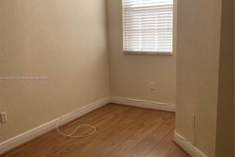 Condo in Tamarac, Florida, 3 bedrooms  № 1855053 - photo 26