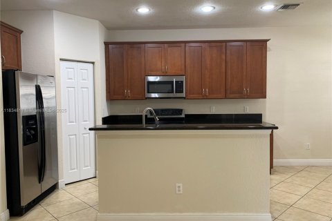 Condo in Tamarac, Florida, 3 bedrooms  № 1855053 - photo 8